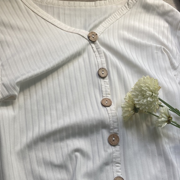 White Ribbed Shirt with Buttons - Picture 3 of 6